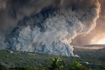 Image of an ashcloud from the Montserrat volcano