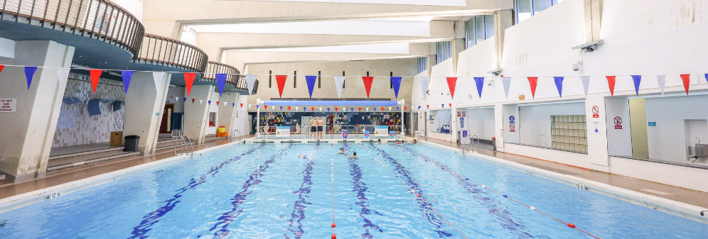 Image of the University of Bristol swimming pool at the Richmond building on Queens Road, Bristol.