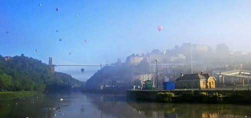 Bristol Suspension bridge with hot air balloons