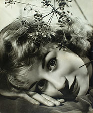 Mary Ure, Studio Portrait, 1954. Angus McBean Photograph © Harvard Theatre Collection, Harvard University