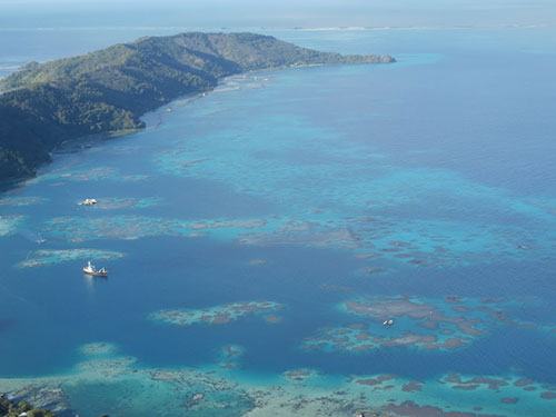 Image of the archipelago studied which comprised several islands surrounded by coral reefs 