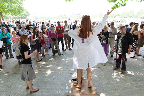 Image of a female scientist talking to a crowd at Soapbox Science