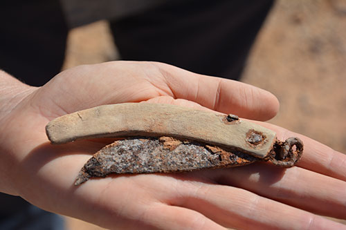 Image of an Ottoman Turkish cut-throat razor found in excavation of an army camp