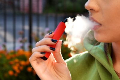 Restricting flavoured vapes could harm smoking cessation efforts, finds study –  – University of Bristol – All news